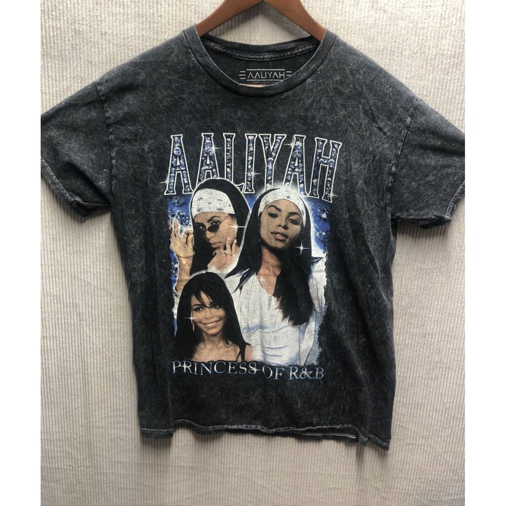 Aaliyah Women’s Tee Shirt Size Small Black Stonewash Graphic Print